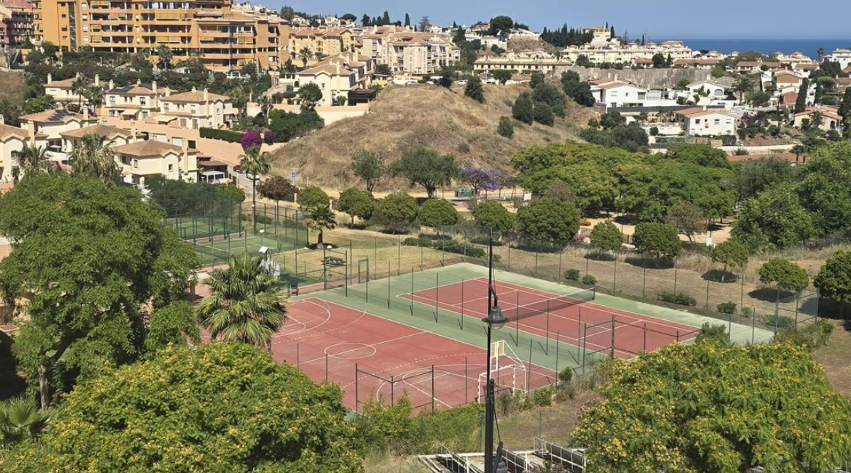 Larga temporada, se alquila magnifico atico con mejores vistas en Fuengirola