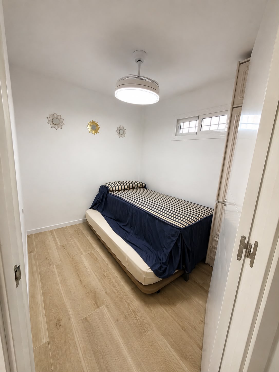 MEDIA TEMPORADA . SE ALQUILA DESDE 01/10/2026- 30/05/2027 BONITO APARTAMENTO EN ZONA ARROYO DE LA MIEL(BENALMADENA)