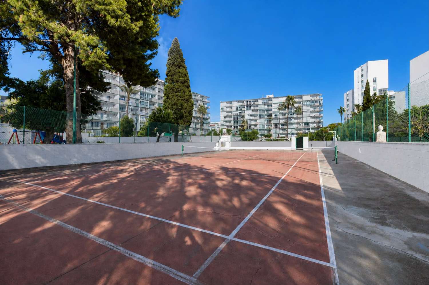 MEDIA TEMPORADA . SE ALQUILA DESDE 01/10/2026- 30/05/2027 BONITO APARTAMENTO EN ZONA ARROYO DE LA MIEL(BENALMADENA)