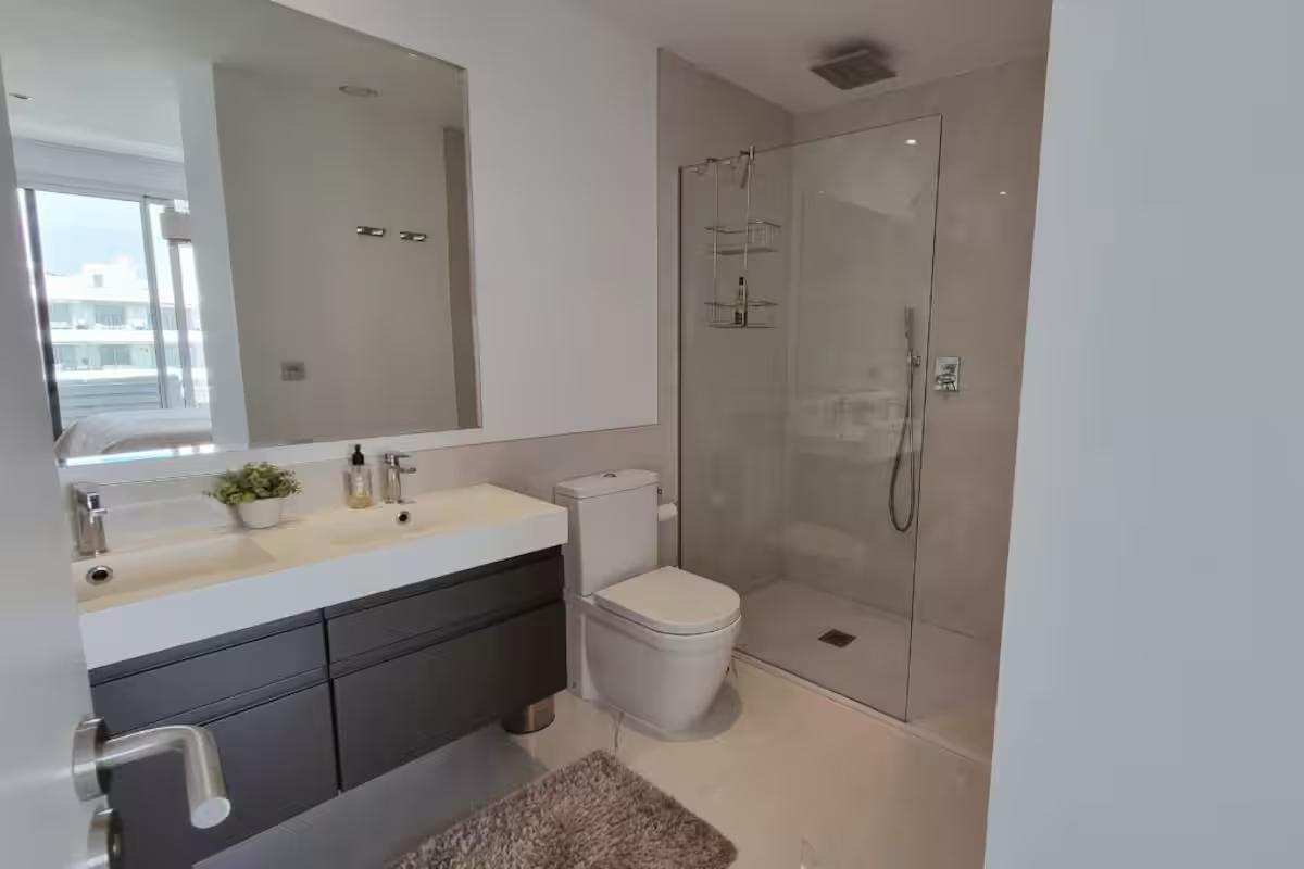 Langetermijnpenthouse met zeezicht te huur in Estepona