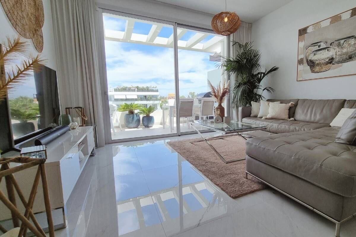Langetermijnpenthouse met zeezicht te huur in Estepona