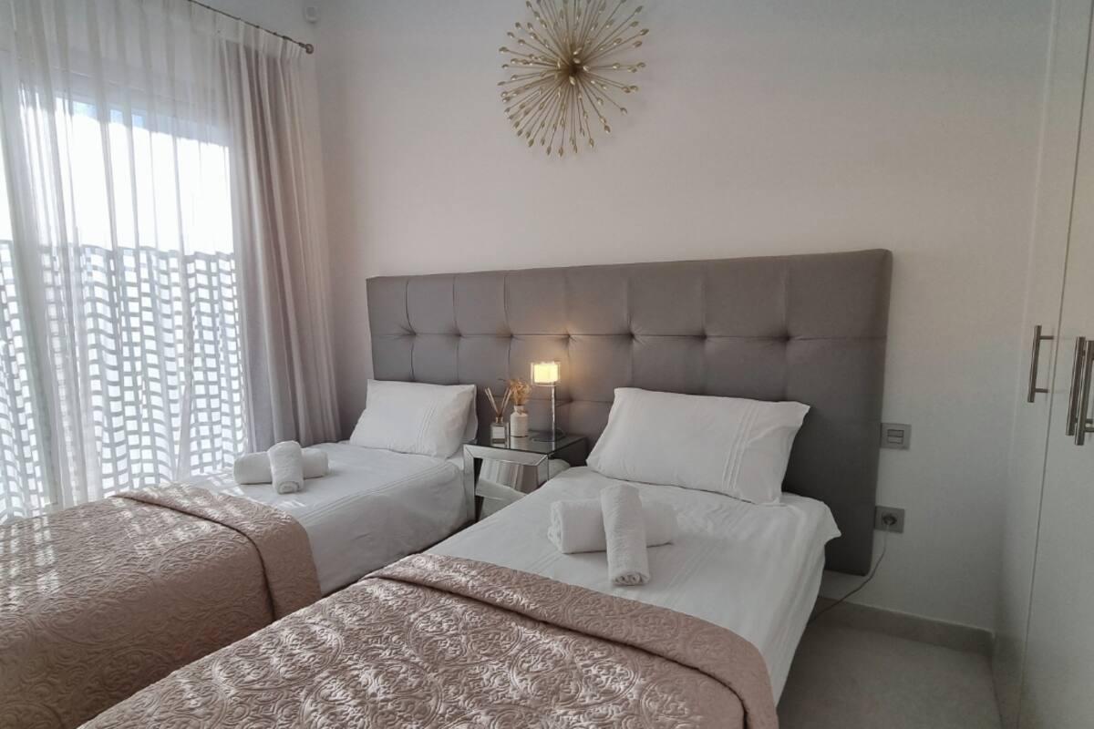 Langetermijnpenthouse met zeezicht te huur in Estepona
