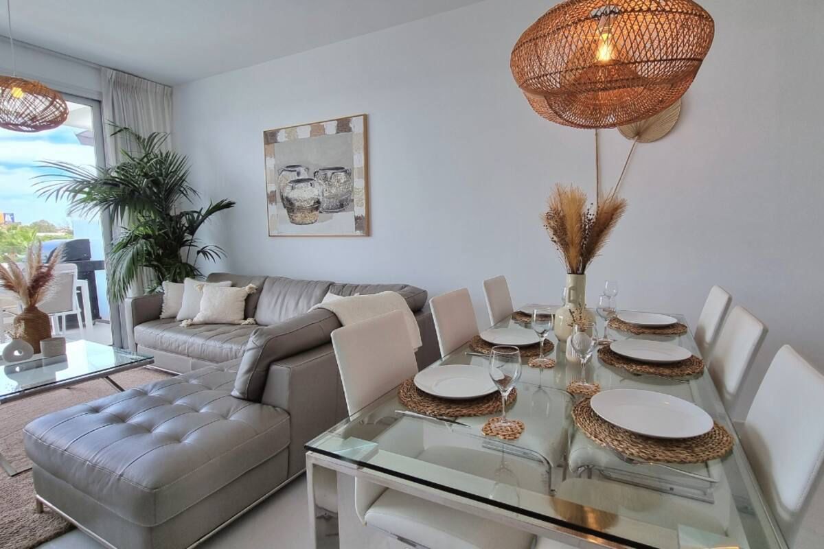 Langetermijnpenthouse met zeezicht te huur in Estepona