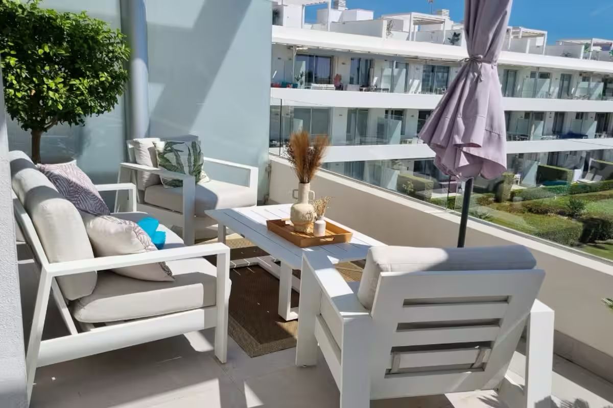 Langetermijnpenthouse met zeezicht te huur in Estepona