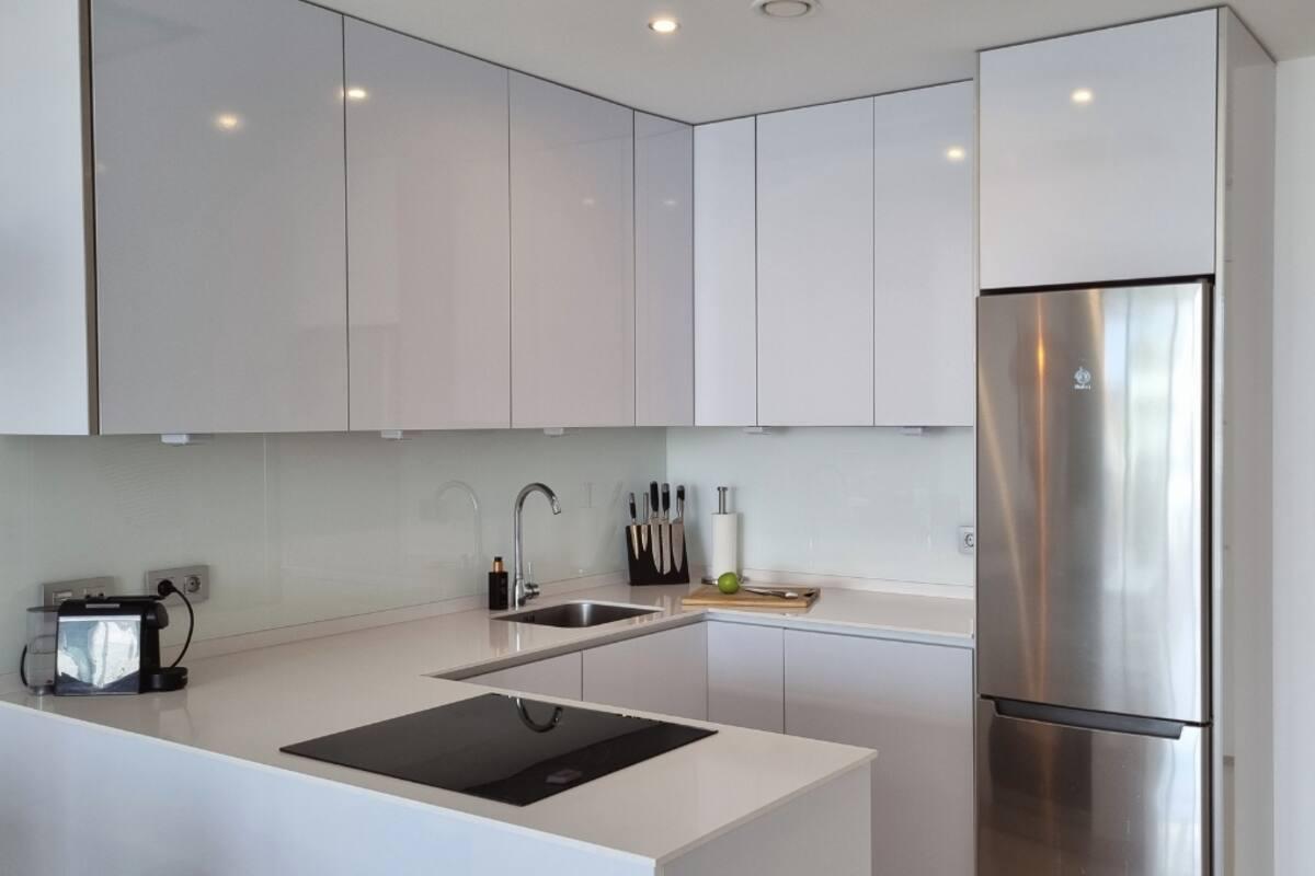 Langetermijnpenthouse met zeezicht te huur in Estepona