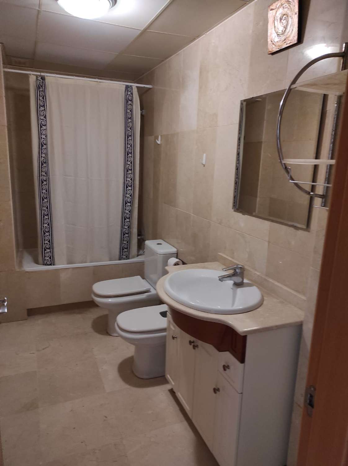 SE ALQUILA HERMOSO APARTAMENTO PARA LARGA TEMPORADA EN TORREQUEBRADA (BENALMÁDENA).