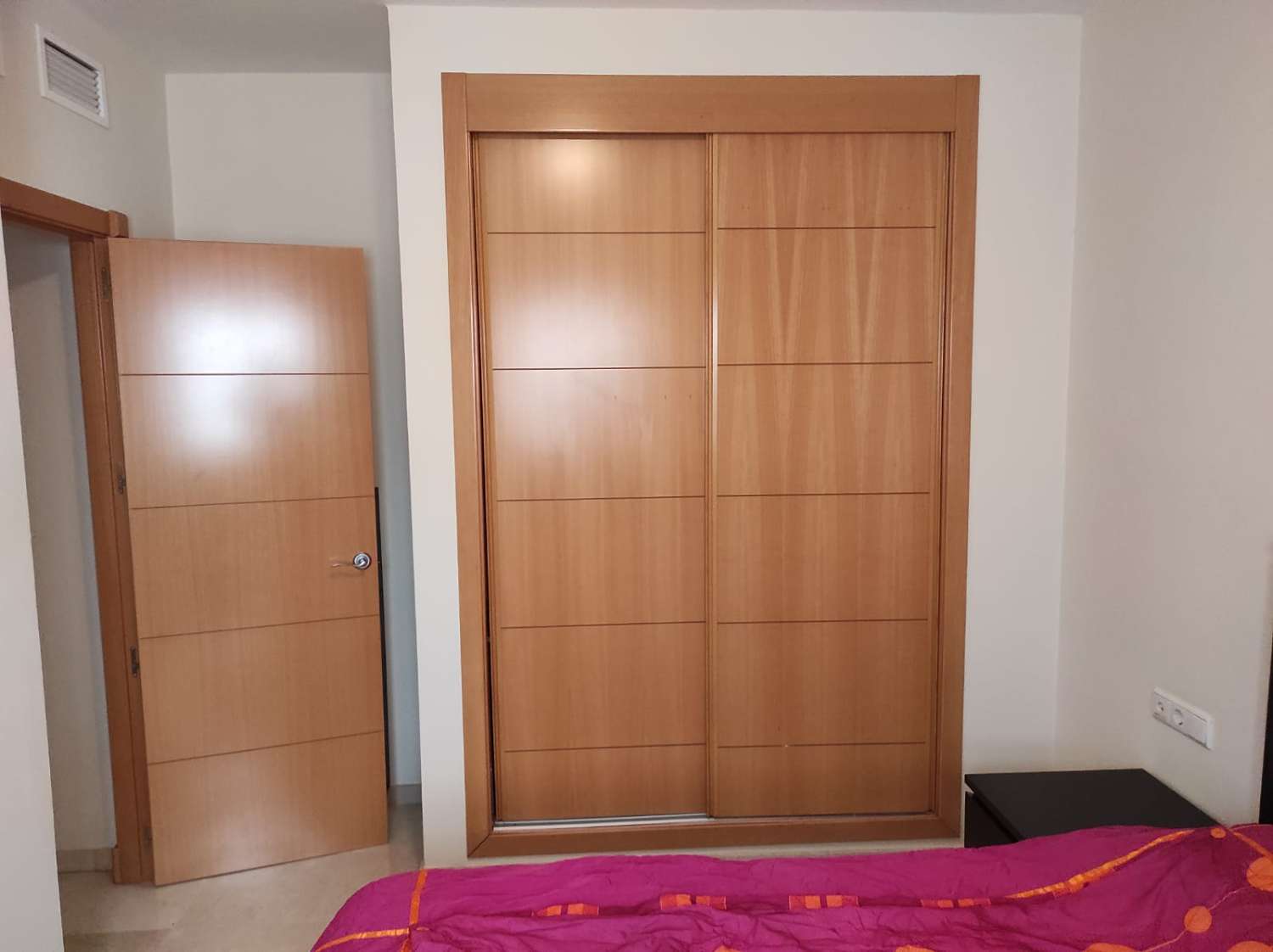 SE ALQUILA HERMOSO APARTAMENTO PARA LARGA TEMPORADA EN TORREQUEBRADA (BENALMÁDENA).