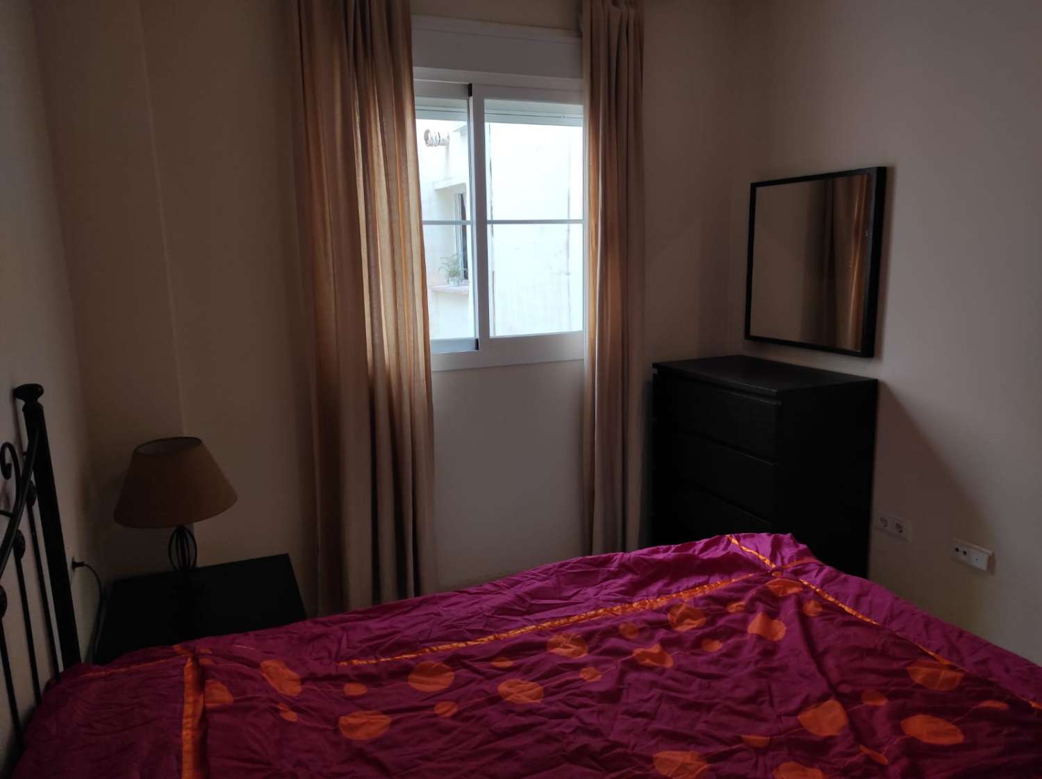 SE ALQUILA HERMOSO APARTAMENTO PARA LARGA TEMPORADA EN TORREQUEBRADA (BENALMÁDENA).