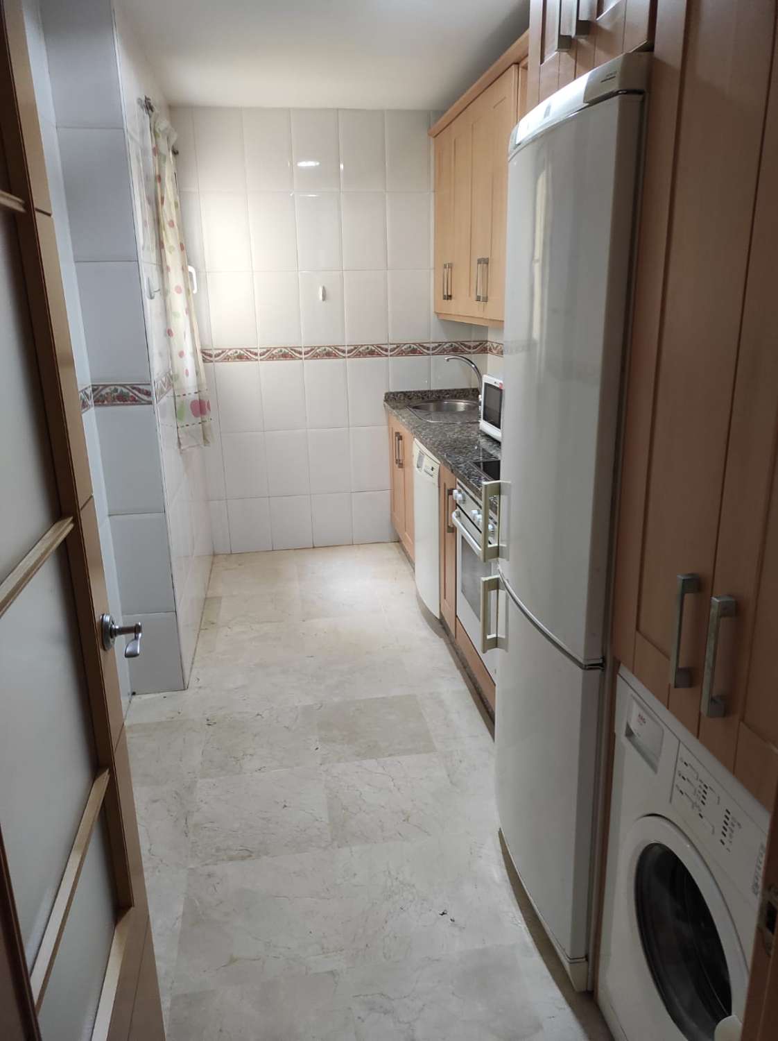 SE ALQUILA HERMOSO APARTAMENTO PARA LARGA TEMPORADA EN TORREQUEBRADA (BENALMÁDENA).