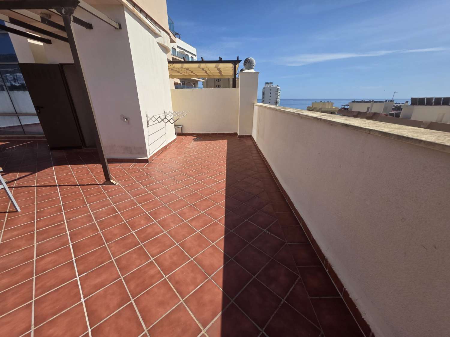 Se alquila desde 12/10/2026 hasta 31/05/2027  magnifico apartamento situado muy cerca de la playa en  Benalmádena acon suministros incluidos