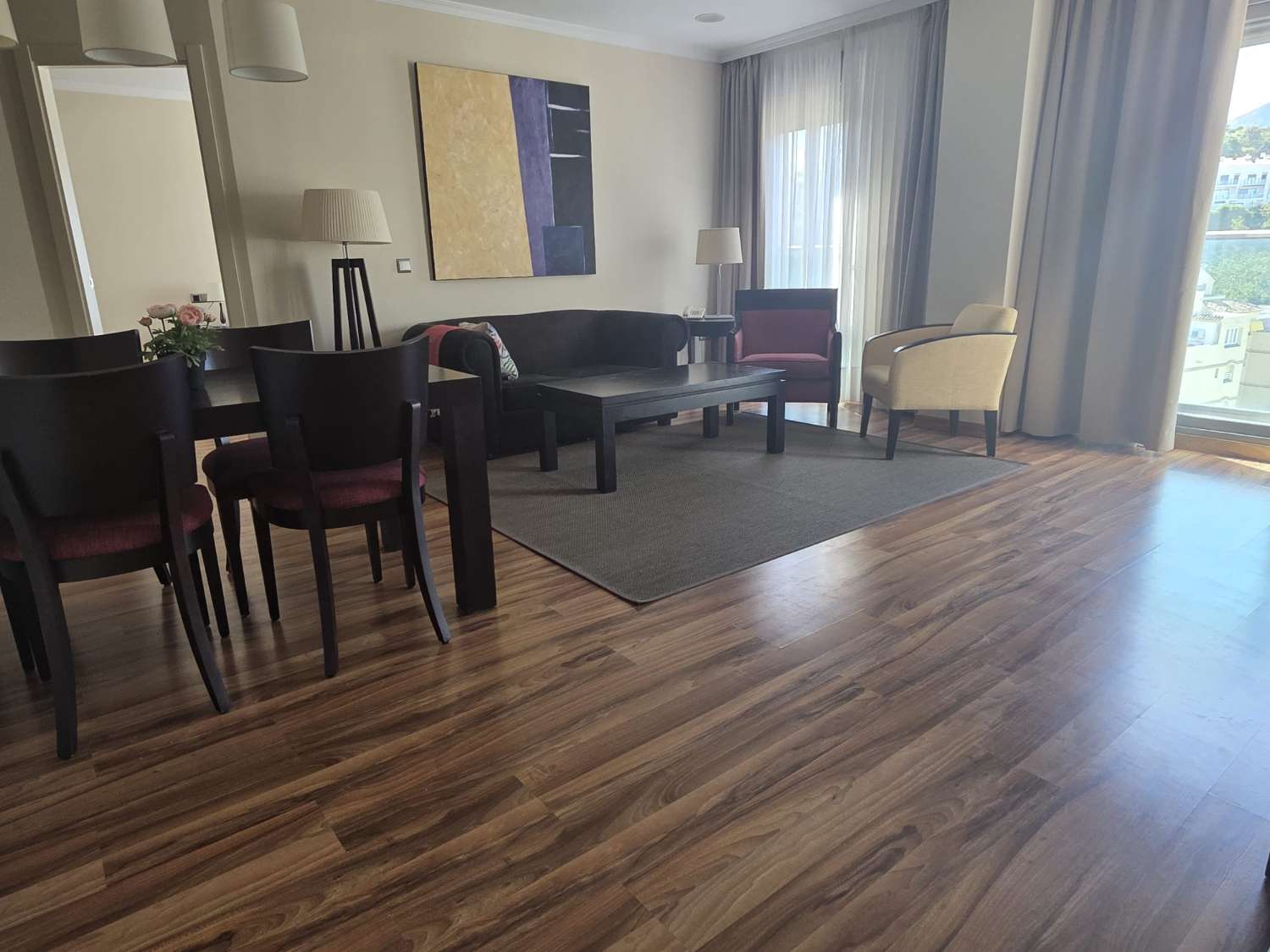 Se alquila desde 12/10/2026 hasta 31/05/2027  magnifico apartamento situado muy cerca de la playa en  Benalmádena acon suministros incluidos