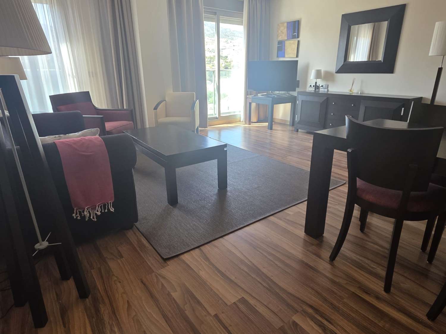 Se alquila desde 12/10/2026 hasta 31/05/2027  magnifico apartamento situado muy cerca de la playa en  Benalmádena acon suministros incluidos