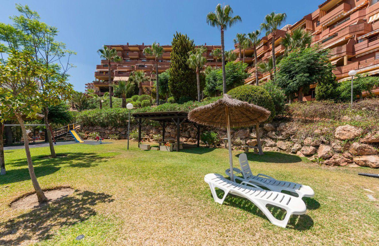 Alquiler desde ahora hasta 31/05/2027 magnífico apartamento con vistas al mar a 3 minutos de la playa – Benalmádena