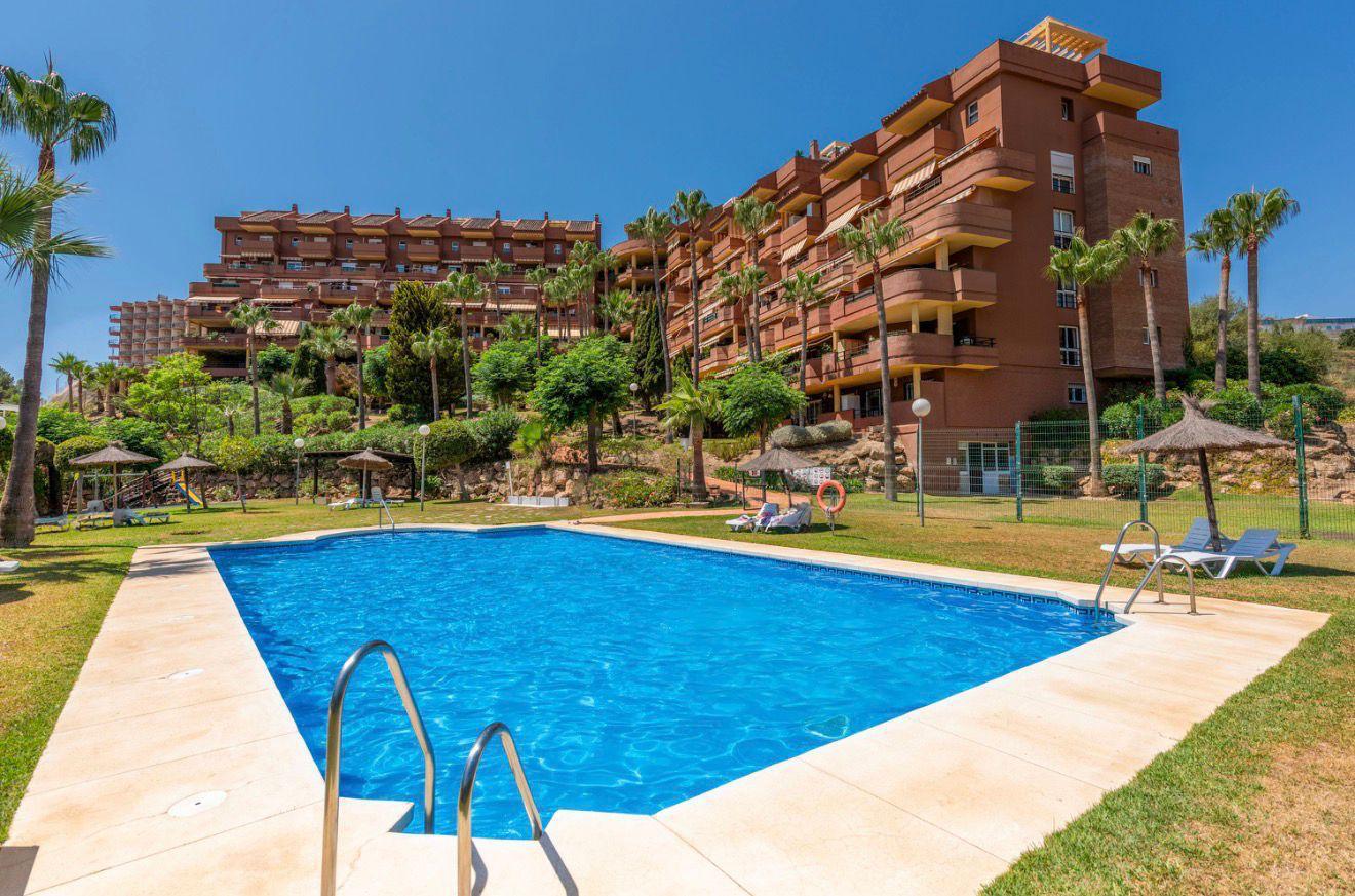 Alquiler desde ahora hasta 31/05/2027 magnífico apartamento con vistas al mar a 3 minutos de la playa – Benalmádena