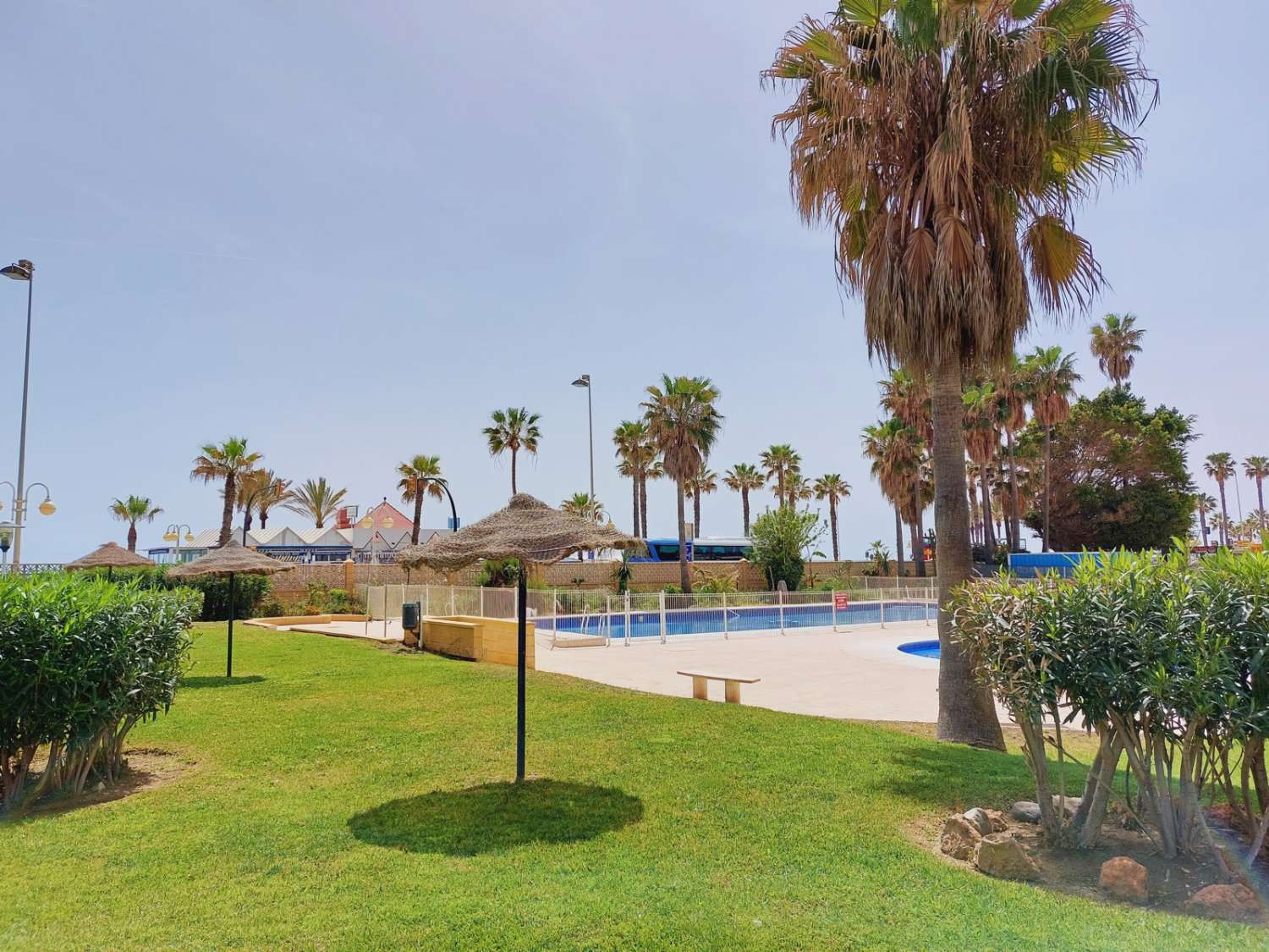 HALV SEMESTER STUDIELEJE FRA 15/10/26 - 31/05/27 I BENALMÁDENA PÅ 2. LINJE AF STRANDEN.