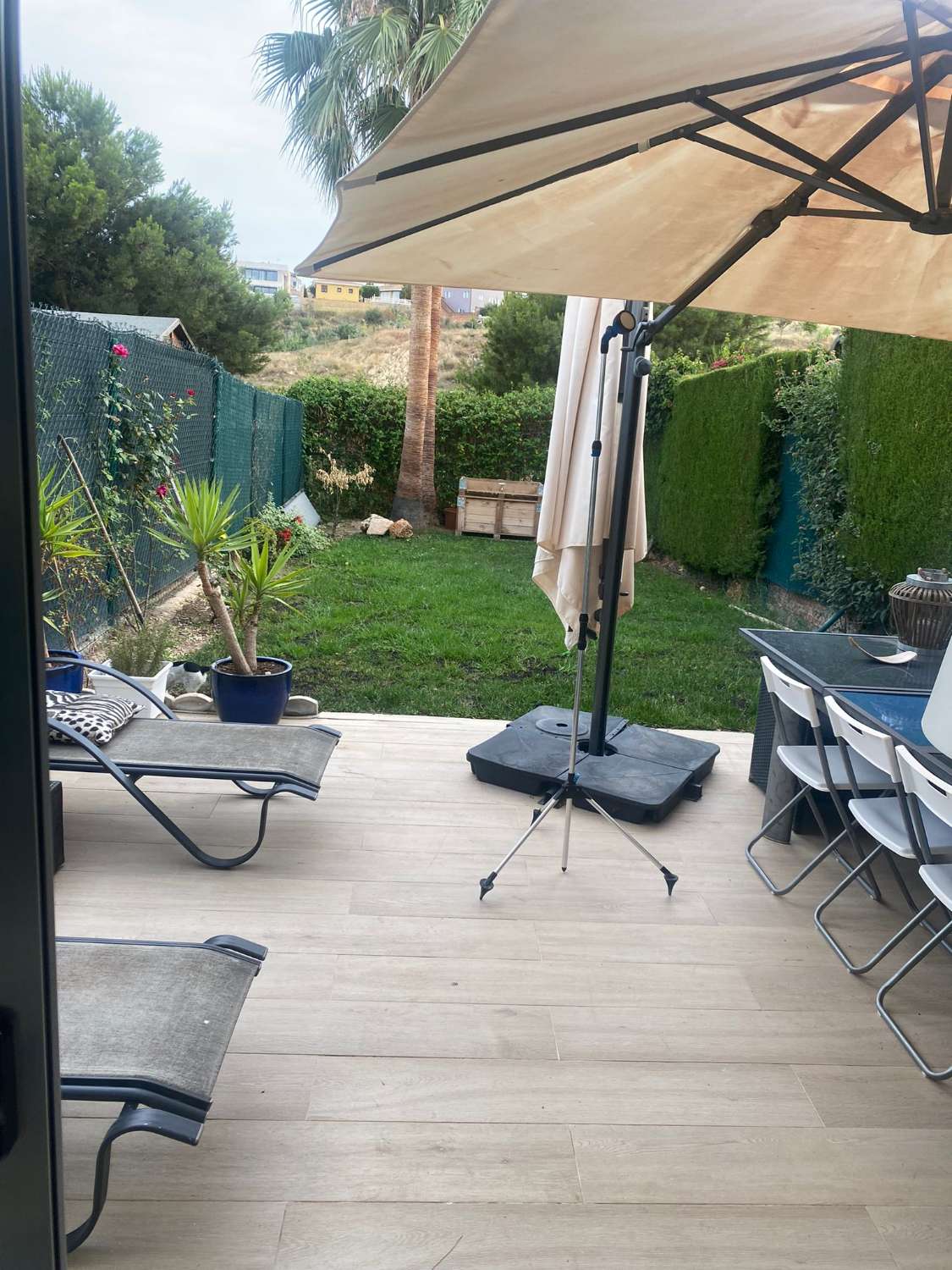 Se alquila  desde hasta 30/06/26 y desde 01/09/2026 hasta 30/06/2027 Impresionante chalet adosado en zona residencial en Benalmádena