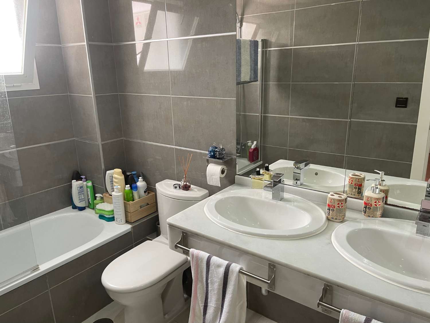 Se alquila  desde hasta 30/06/26 y desde 01/09/2026 hasta 30/06/2027 Impresionante chalet adosado en zona residencial en Benalmádena