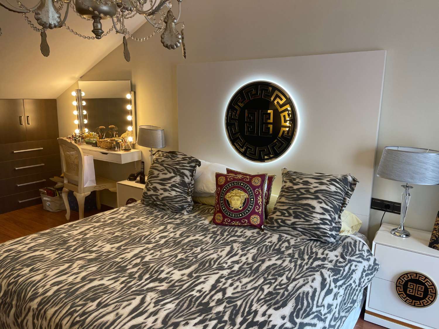 Se alquila  desde hasta 30/06/26 y desde 01/09/2026 hasta 30/06/2027 Impresionante chalet adosado en zona residencial en Benalmádena