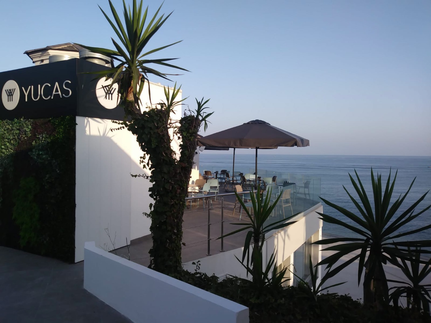 SE ALQUILA MEDIA TEMPORADA DESDE 01/12/2026- 30/06/2027  BONITO APARTAMENTO EN 2ª LINEA DE PLAYA.