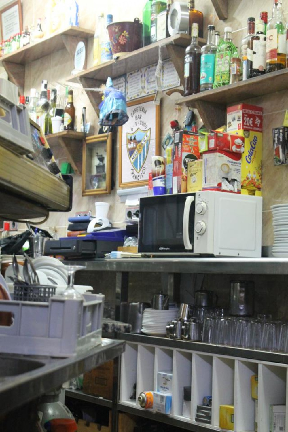 SE VENDE LOCAL EN ARROYO DE LA MIEL.