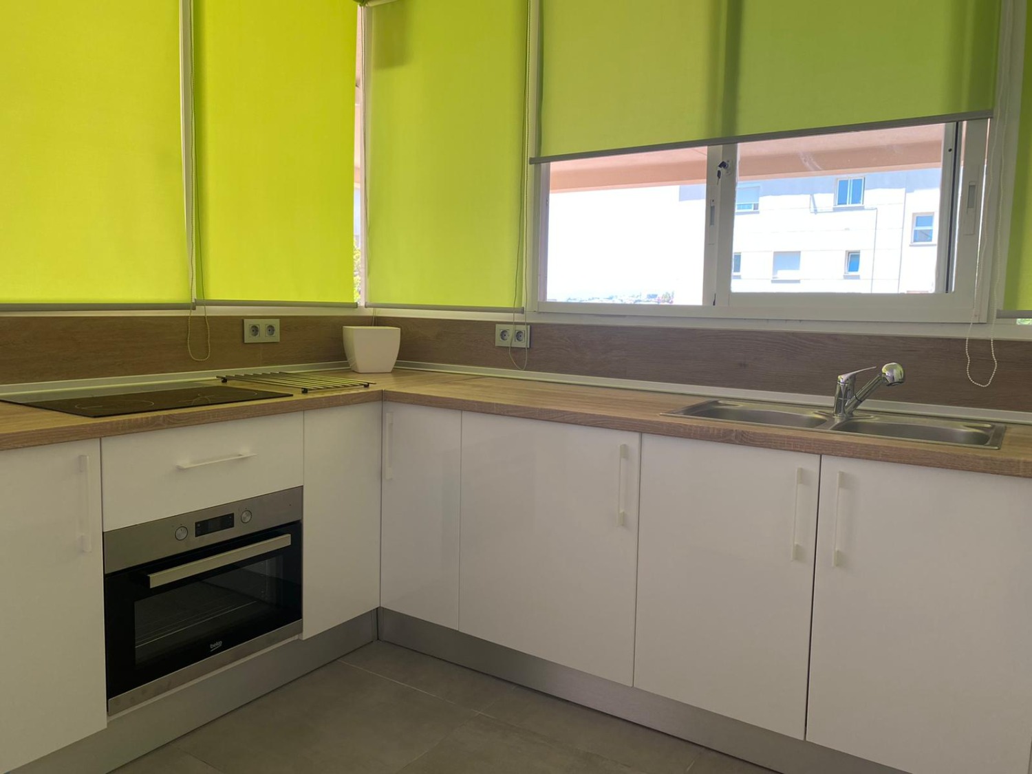 SE ALQUILA HASTA 30.6.26  BONITO APARTAMENTO CON VISTAS AL MAR  EN BENALMADENA.