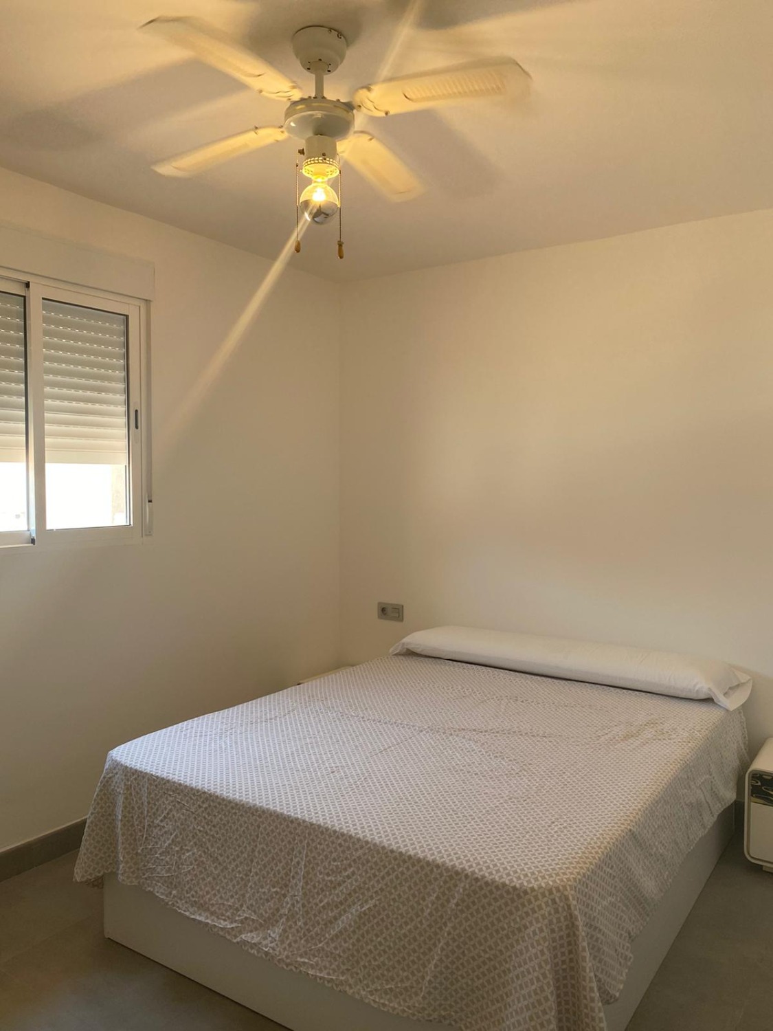 SE ALQUILA HASTA 30.6.26  BONITO APARTAMENTO CON VISTAS AL MAR  EN BENALMADENA.