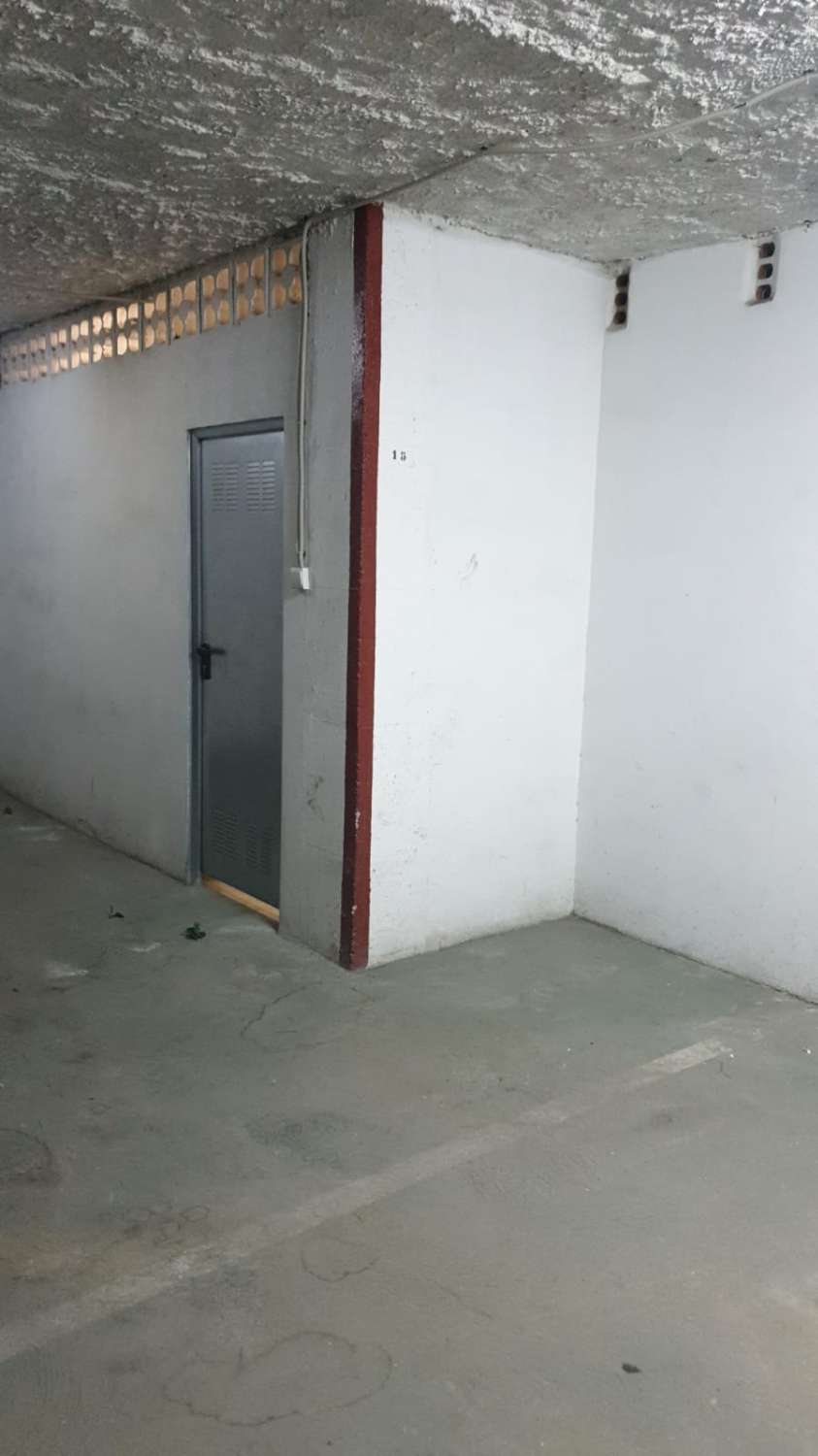 SE ALQUILA  DESDE   ahora  hasta 30.6.26. BONITO APARTAMENTO EN 1ª LINEA DE PLAYA EN LA CARIHUELA (TORREMOLINOS).