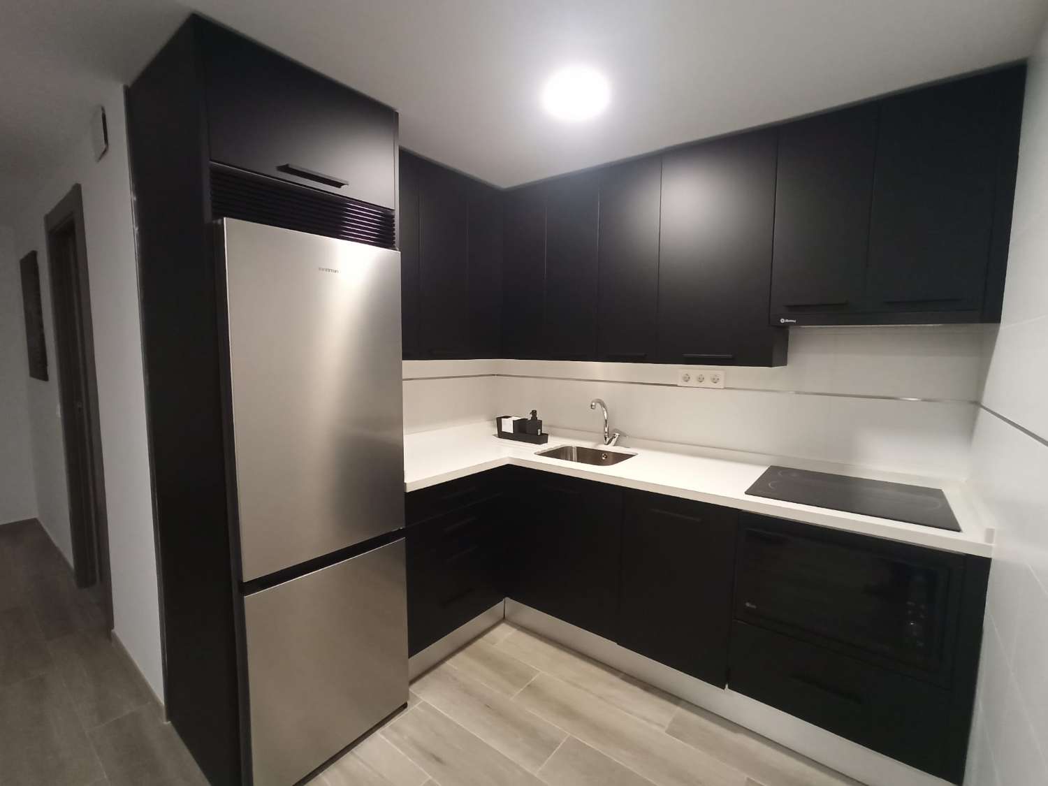 SE ALQUILA HASTA 30.06.2026 Y DESDE 01/09/2026 HASTA 30/06/2027  APARTAMENTO A ESTRENAR  CON VISTAS AL MAR EN ZONA SANTANGELO