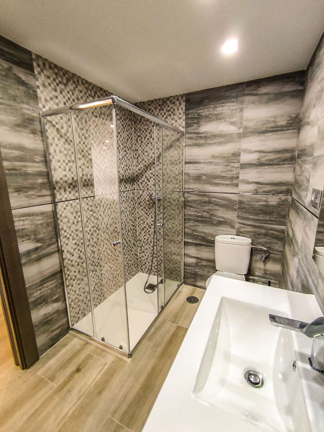 SE ALQUILA HASTA 30.06.2026 Y DESDE 01/09/2026 HASTA 30/06/2027  APARTAMENTO A ESTRENAR  CON VISTAS AL MAR EN ZONA SANTANGELO