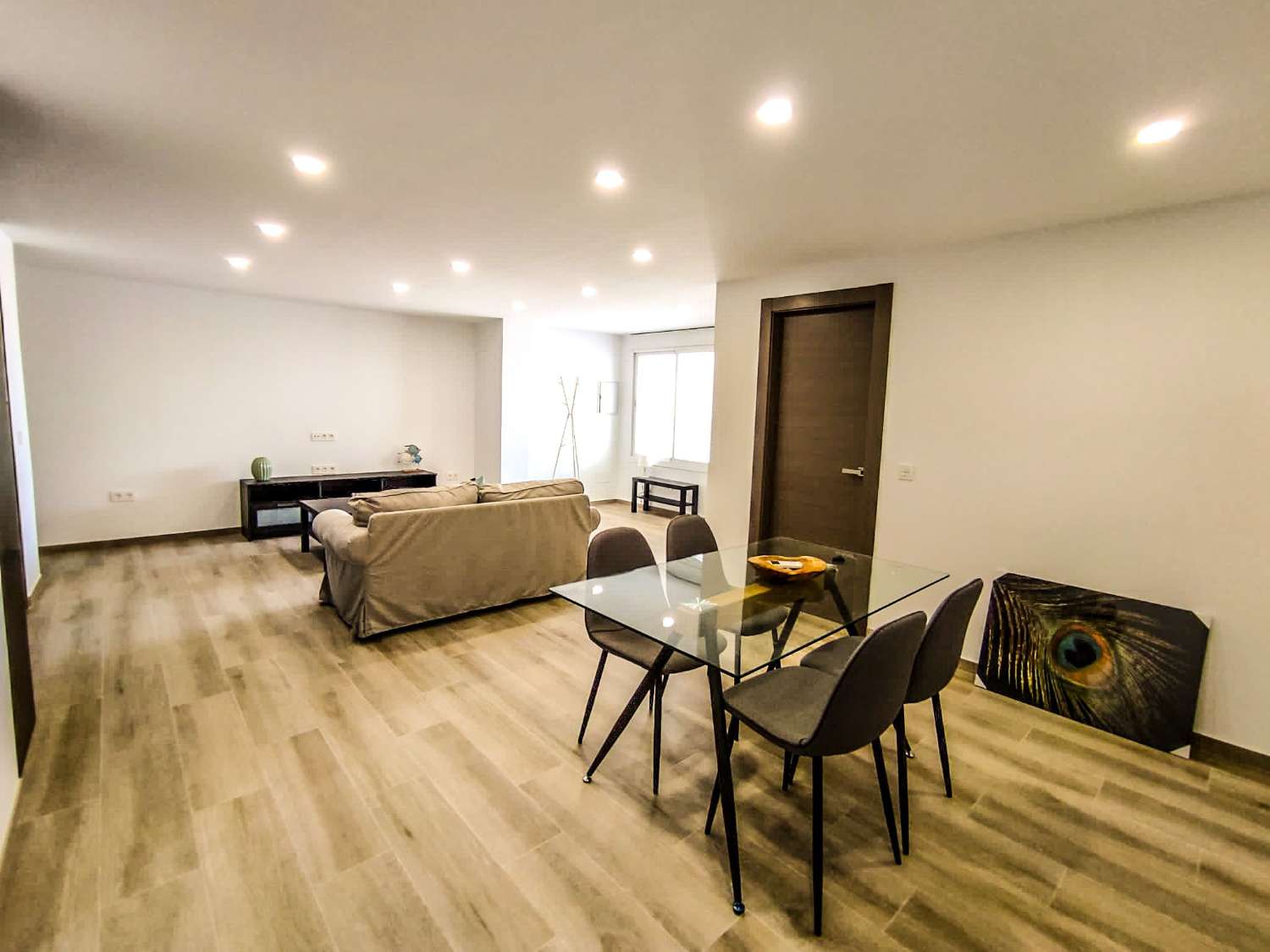 SE ALQUILA HASTA 30.06.2026 Y DESDE 01/09/2026 HASTA 30/06/2027  APARTAMENTO A ESTRENAR  CON VISTAS AL MAR EN ZONA SANTANGELO