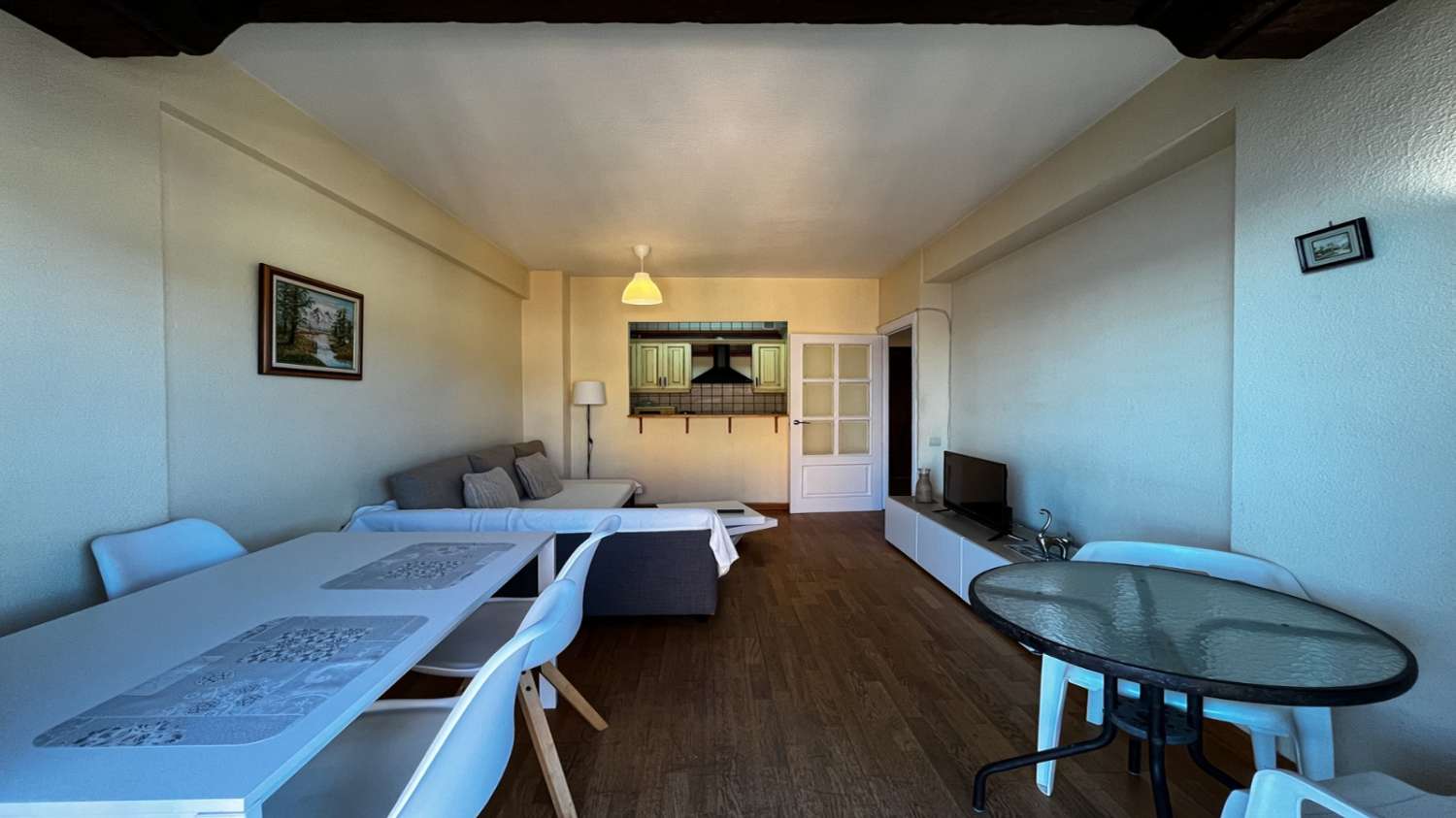 SE ALQUILA MEDIA TEMPORADA DESDE  15/10/2026- 31/05/2027  BONITO APARTAMENTO CON VISTAS AL MAR EN FUENGIROLA.