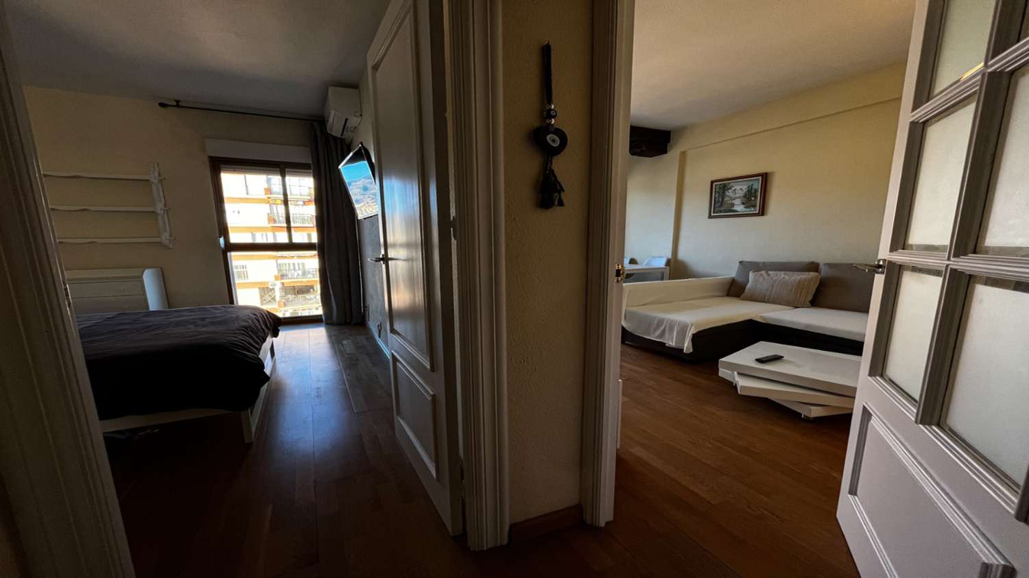 SE ALQUILA MEDIA TEMPORADA DESDE  15/10/2026- 31/05/2027  BONITO APARTAMENTO CON VISTAS AL MAR EN FUENGIROLA.