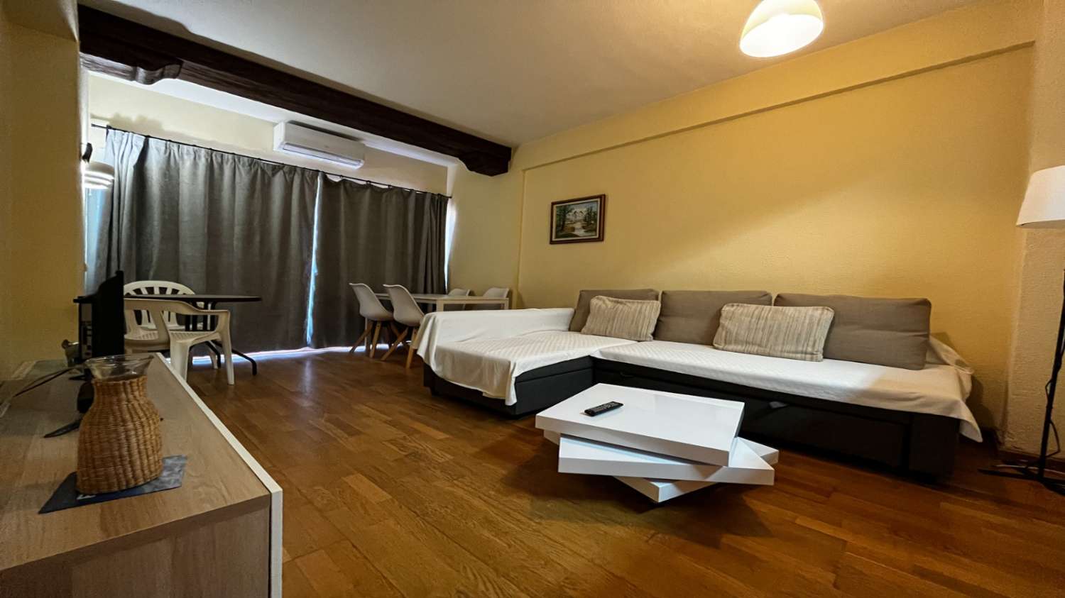 SE ALQUILA MEDIA TEMPORADA DESDE  15/10/2026- 31/05/2027  BONITO APARTAMENTO CON VISTAS AL MAR EN FUENGIROLA.