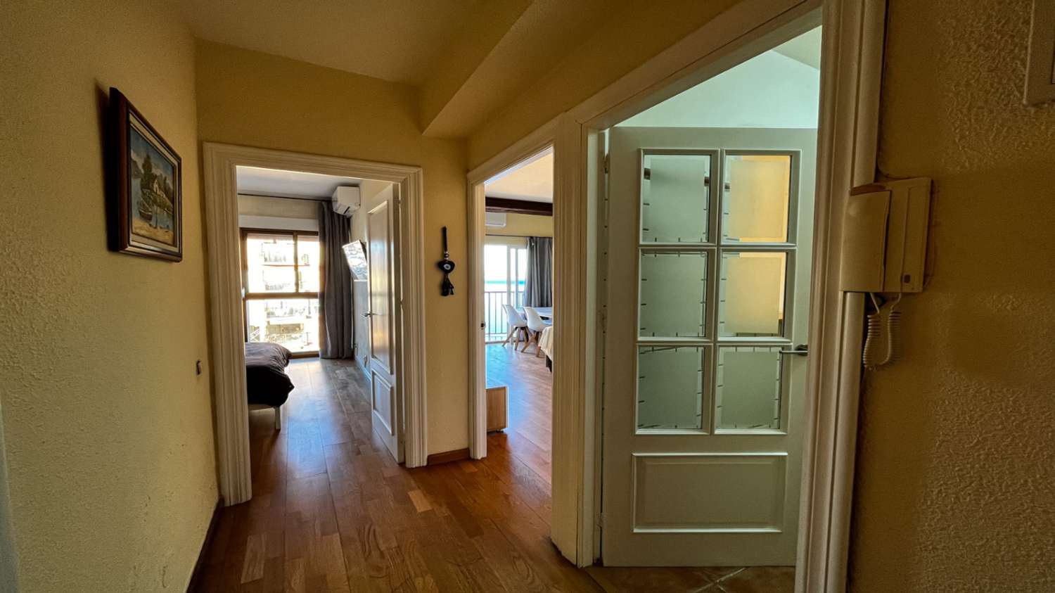 SE ALQUILA MEDIA TEMPORADA DESDE  15/10/2026- 31/05/2027  BONITO APARTAMENTO CON VISTAS AL MAR EN FUENGIROLA.