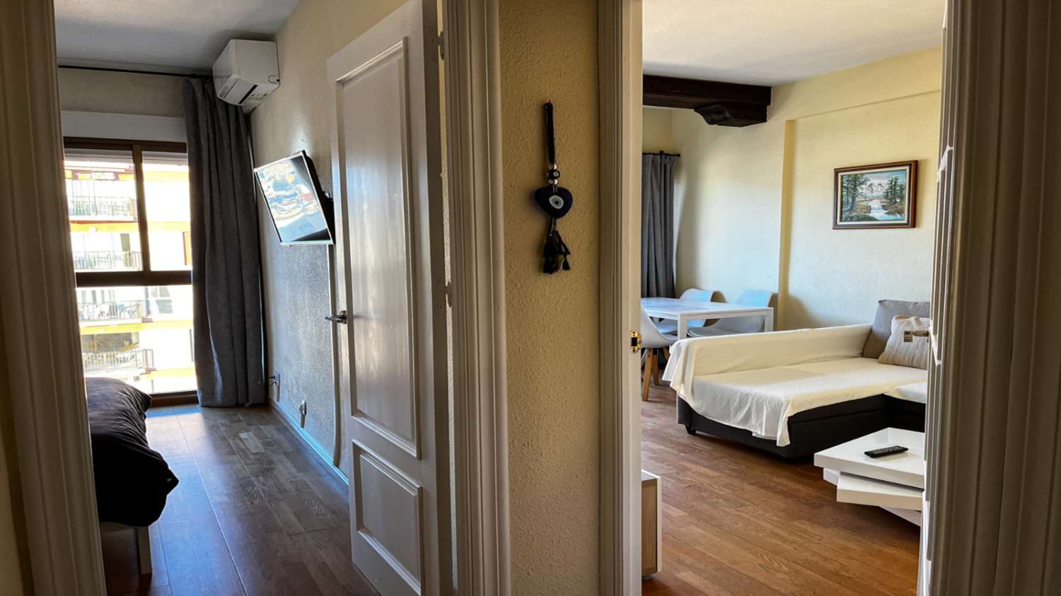 SE ALQUILA MEDIA TEMPORADA DESDE  15/10/2026- 31/05/2027  BONITO APARTAMENTO CON VISTAS AL MAR EN FUENGIROLA.