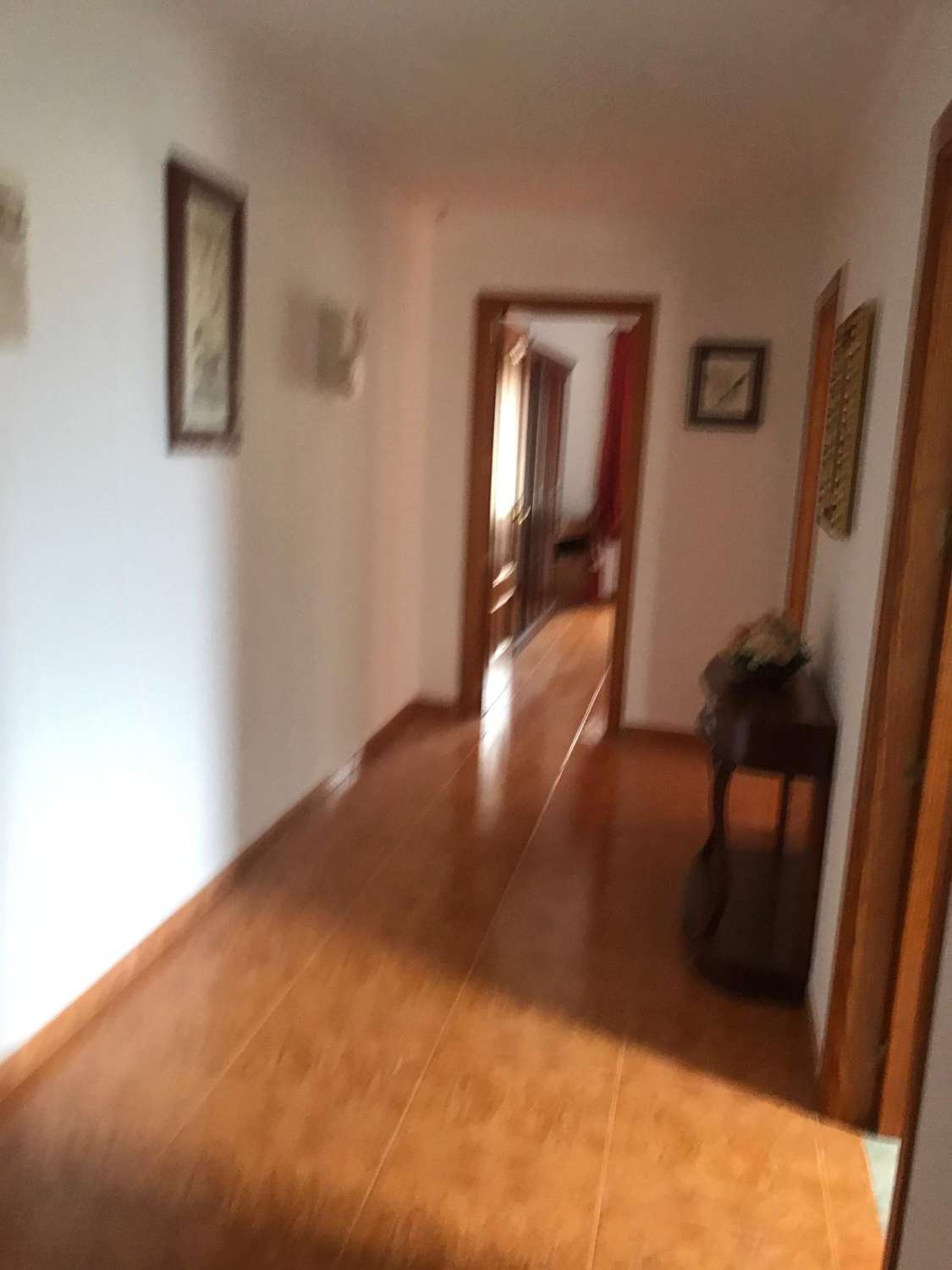 SE ALQUILA POR LARGA TEMPORADA DESDE AHORA PRECIOSA VILLA CON VISTAS AL MAR EN BENALMÁDENA