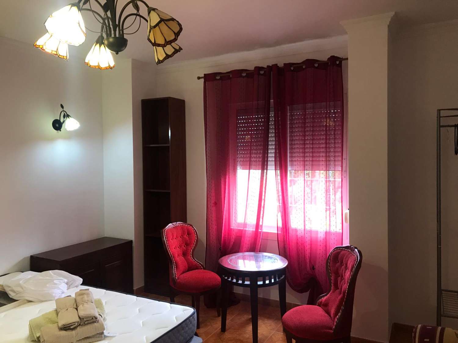 SE ALQUILA POR LARGA TEMPORADA DESDE AHORA PRECIOSA VILLA CON VISTAS AL MAR EN BENALMÁDENA