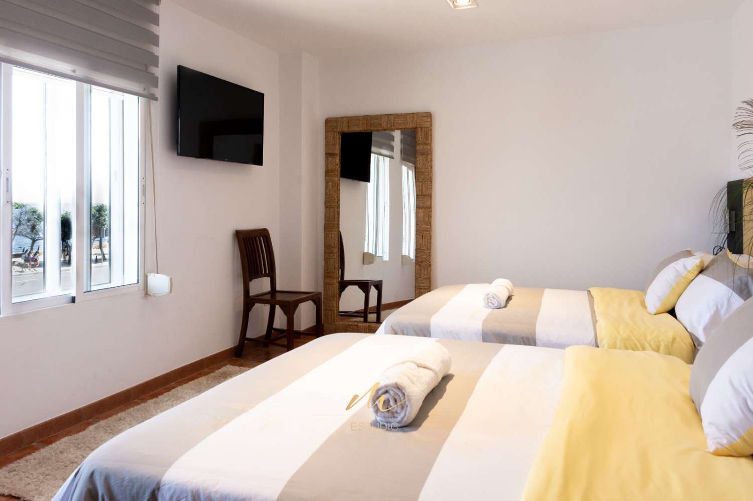 SE ALQUILA 25/01/2026 HASTA 03.04.26 Y DESDE 01/09/2026 HASTA 30/06/2027 MAGNIFICO APARTAMENTO EN 1ª LINEA PLAYA BENALMADENA