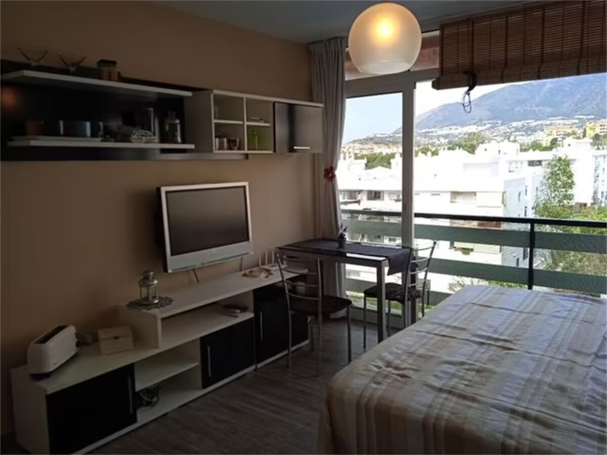 FLOT STUDIE TIL LEJE FRA 1.10.26-31.05.27 I BENALMADENA COSTA.