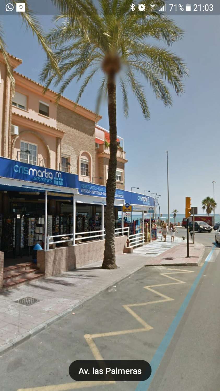 Se alquila  del 1.10.26-31.5.27  APARTAMENTO EN 1ª LÍNEA DE PLAYA CON VISTAS LATERALES AL MAR EN BENALMÁDENA.