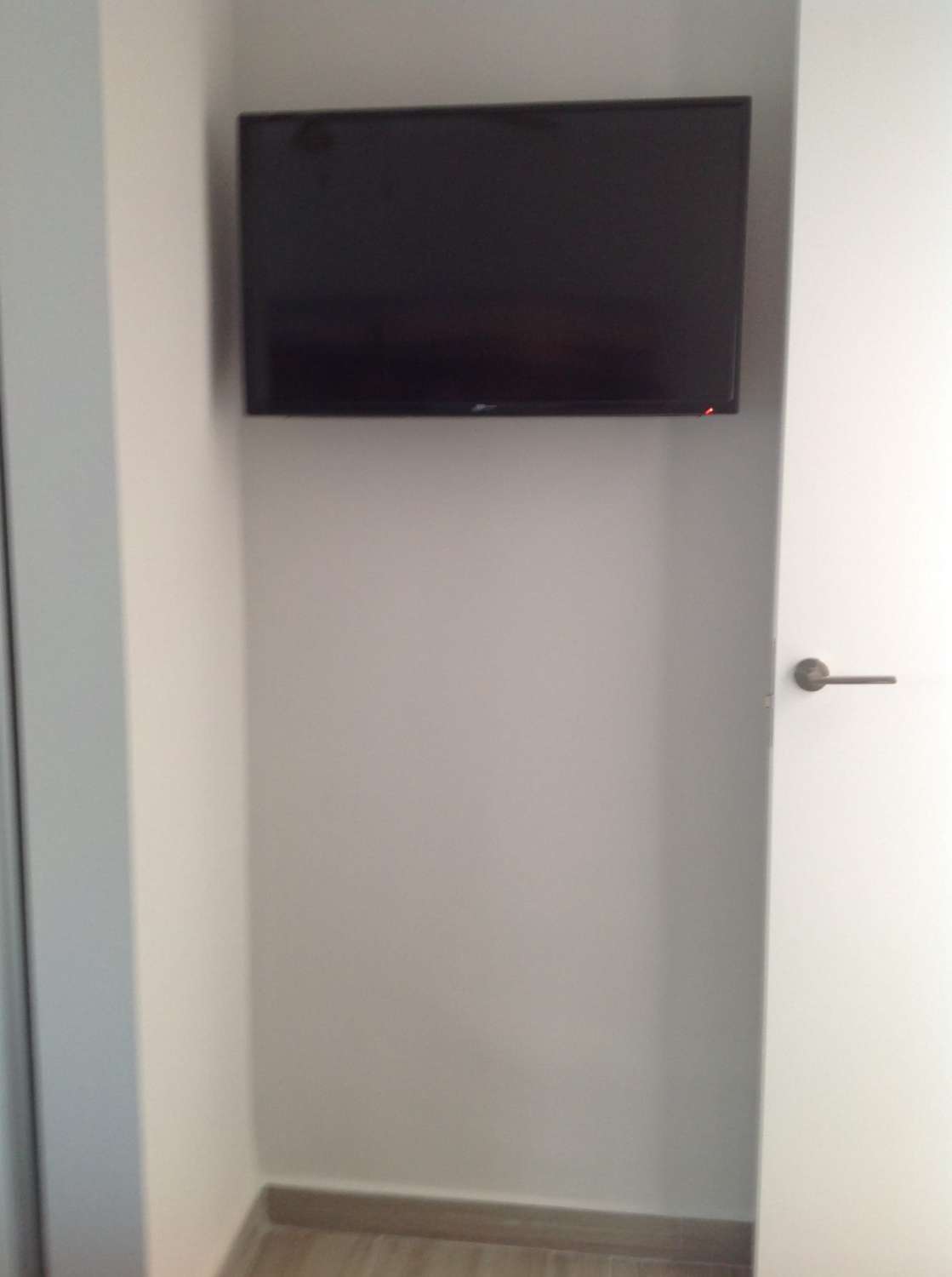 TIL LEJE FRA 1.9.26-15.6.27 FIN LEJLIGHED 100 METER FRA STRANDEN I BENALMADENA