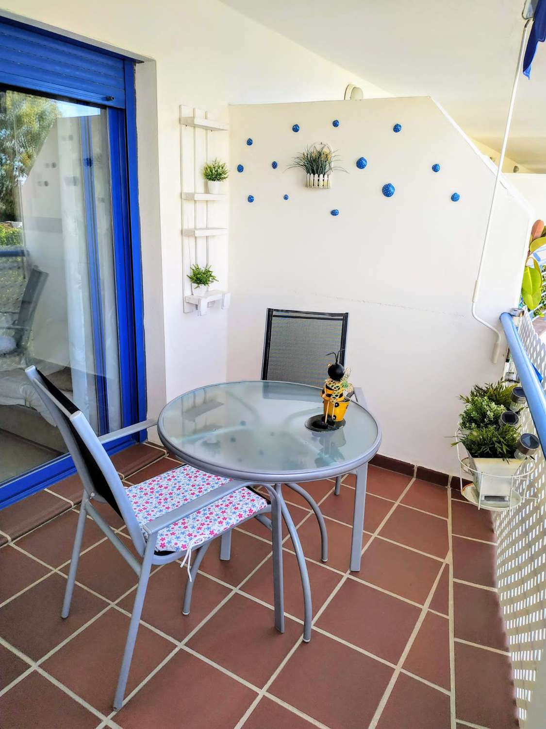 Se alquila desde 1.9.26- 30.6.27 bonito apartamento en Benalmádena Costa a 200 metros de la playa