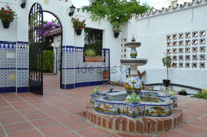 TIL LEJE FRA 01/09/2026 TIL 30/06/2027 EN FIN 1-VÆRELSES LEJLIGHED I BENALMADENA, COSTA.