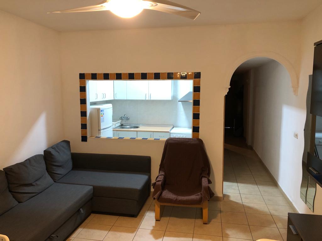 Se alquila desde ahora - 30/06/2026 bonito apartamento en Playamar (Torremolinos)