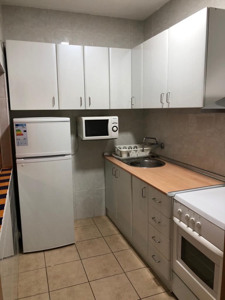 Se alquila desde ahora - 30/06/2026 bonito apartamento en Playamar (Torremolinos)