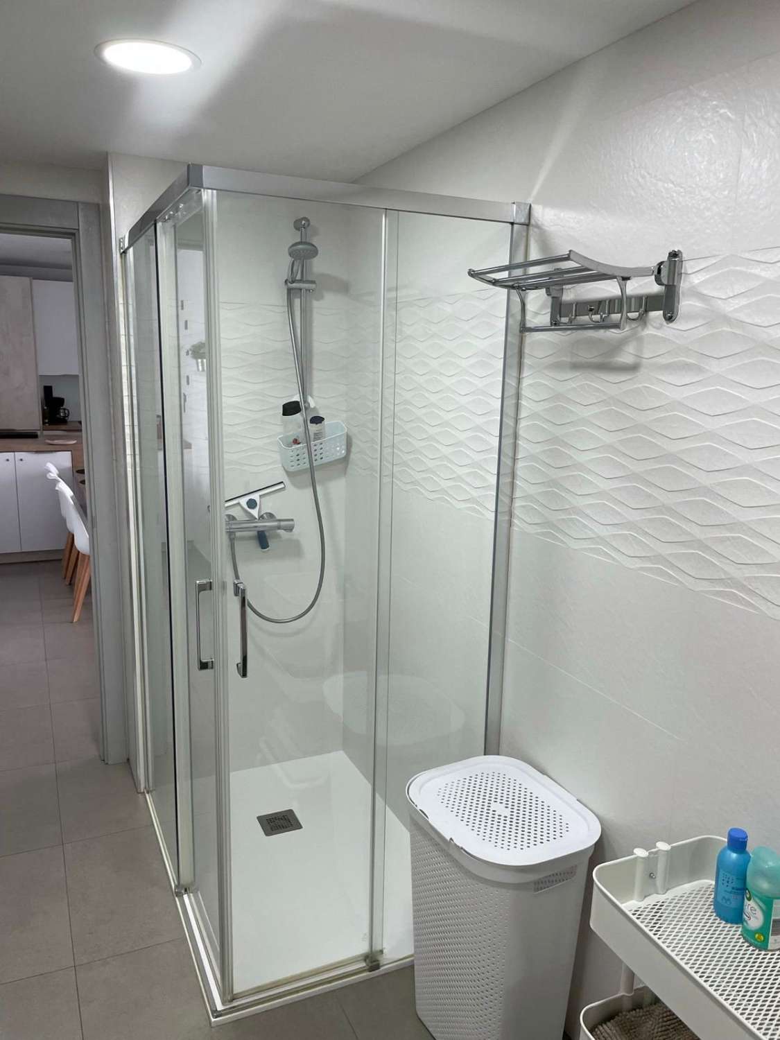 SE ALQUILA de 01/09/2026 -30/06/20267MAGNIFICO APARTAMENTO EN 1ª LINEA DE PLAYA CON VISTAS LATERALES AL MAR EN LOS BOLICHES