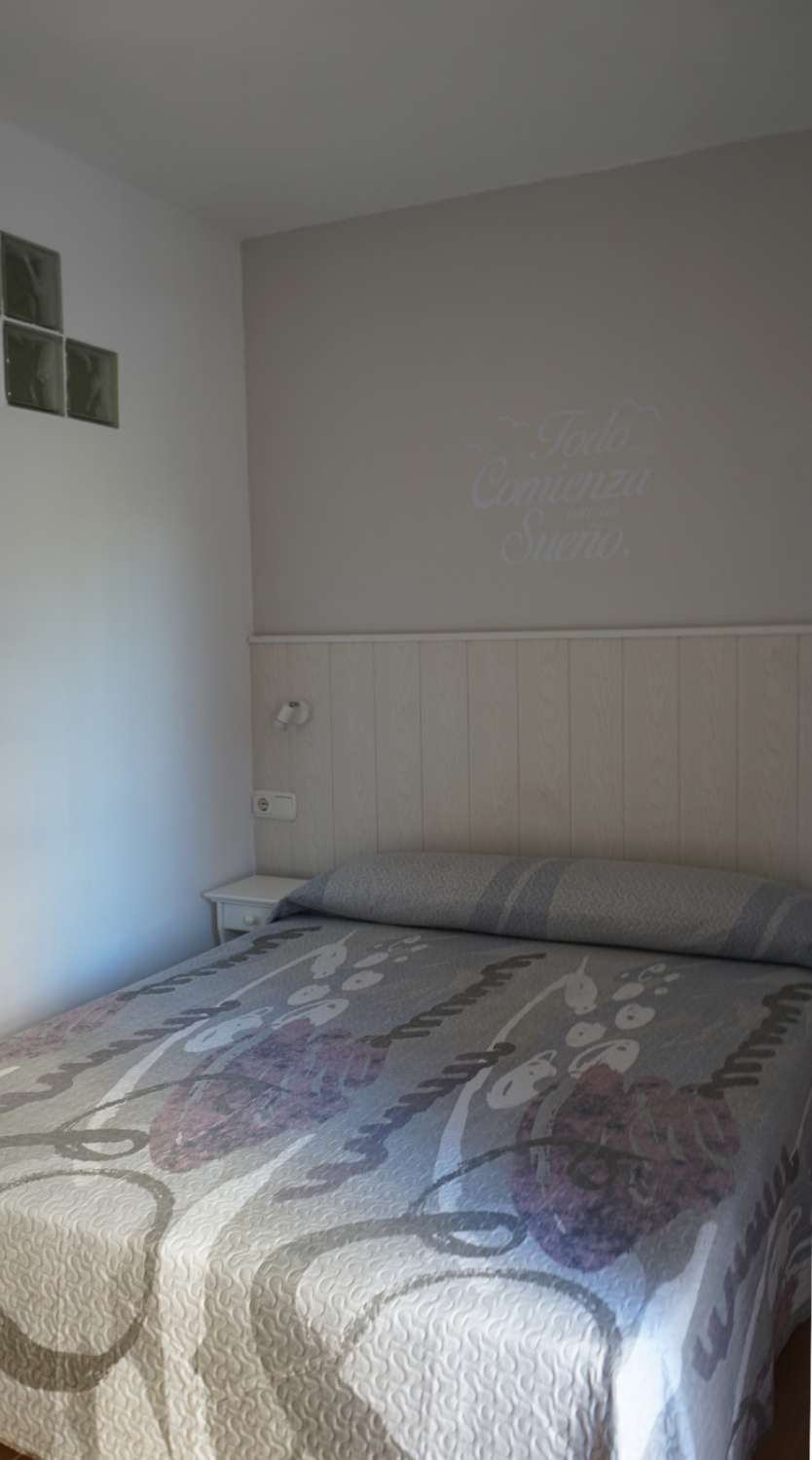 Til leje fra 01/09/2026 til 30/06/2027 Smuk renoveret lejlighed i Benalmádena.-