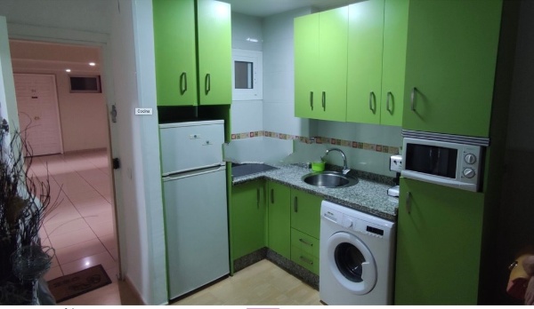 Til leje fra 01/09/2026 til 30/06/2027 Smuk renoveret lejlighed i Benalmádena.-