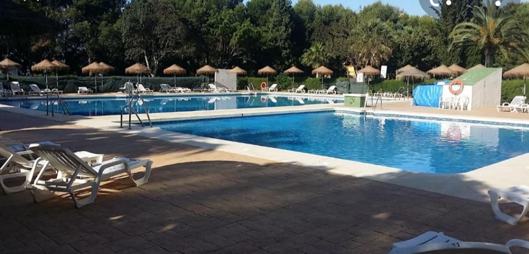 Vacances de mi-temps à louer du 01/09/2026 au 30/06/2027 Magnifique studio avec vue sur la mer à Arroyo de la Miel.-