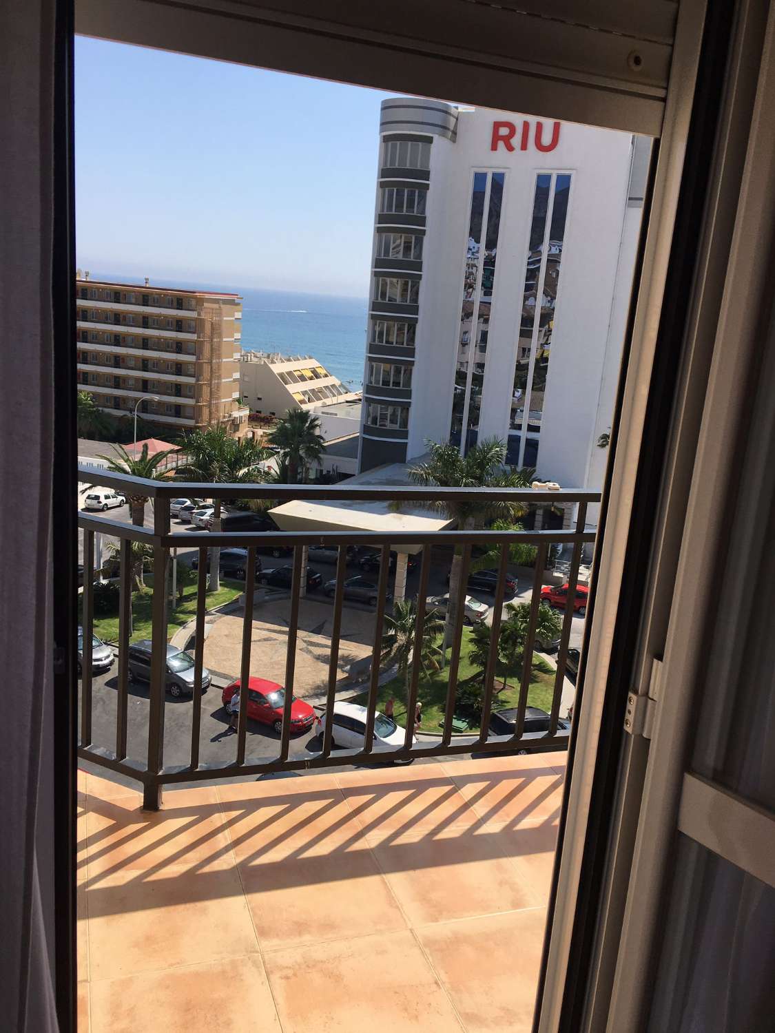 Se alquila  desde  18.1.27-30-5-27 bonito apartamento con vistas al mar en La Carihuela (TORREMOLINOS)